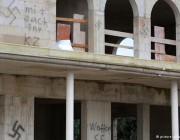 German mosque vandalized with swastikas and racist graffiti