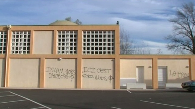 Villefontaine mosque graffiti