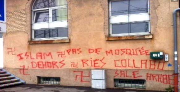 Strasbourg mosque fascist graffiti
