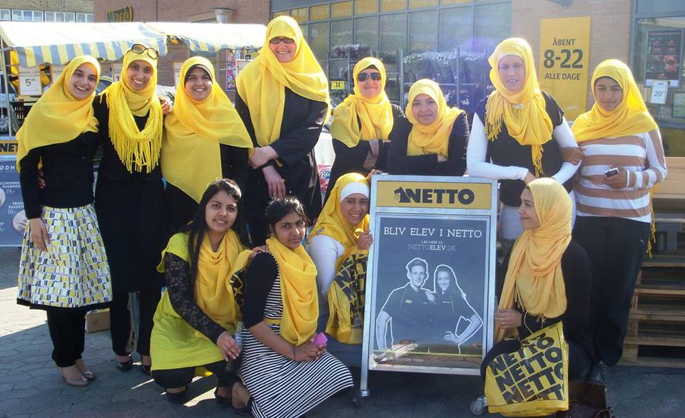 Netto hijab campaigners (2)