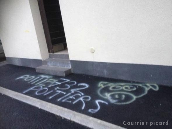 Amiens Mosquée de la Lumière grafiti