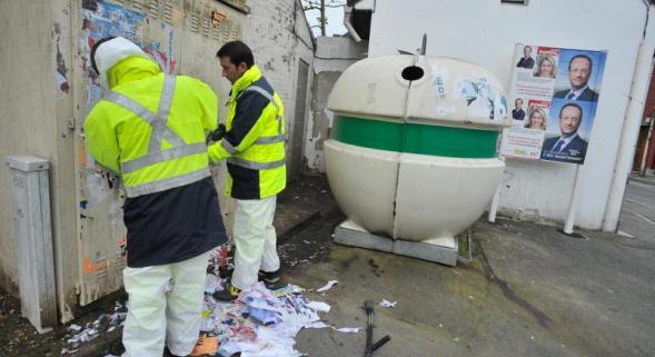 Amiens mosque graffiti removed