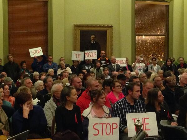 Bendigo mosque protestors