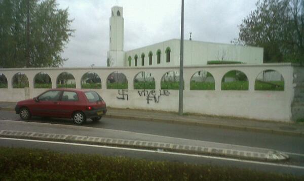 Besançon mosque graffiti November 2013