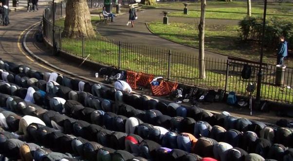 City University students at prayer