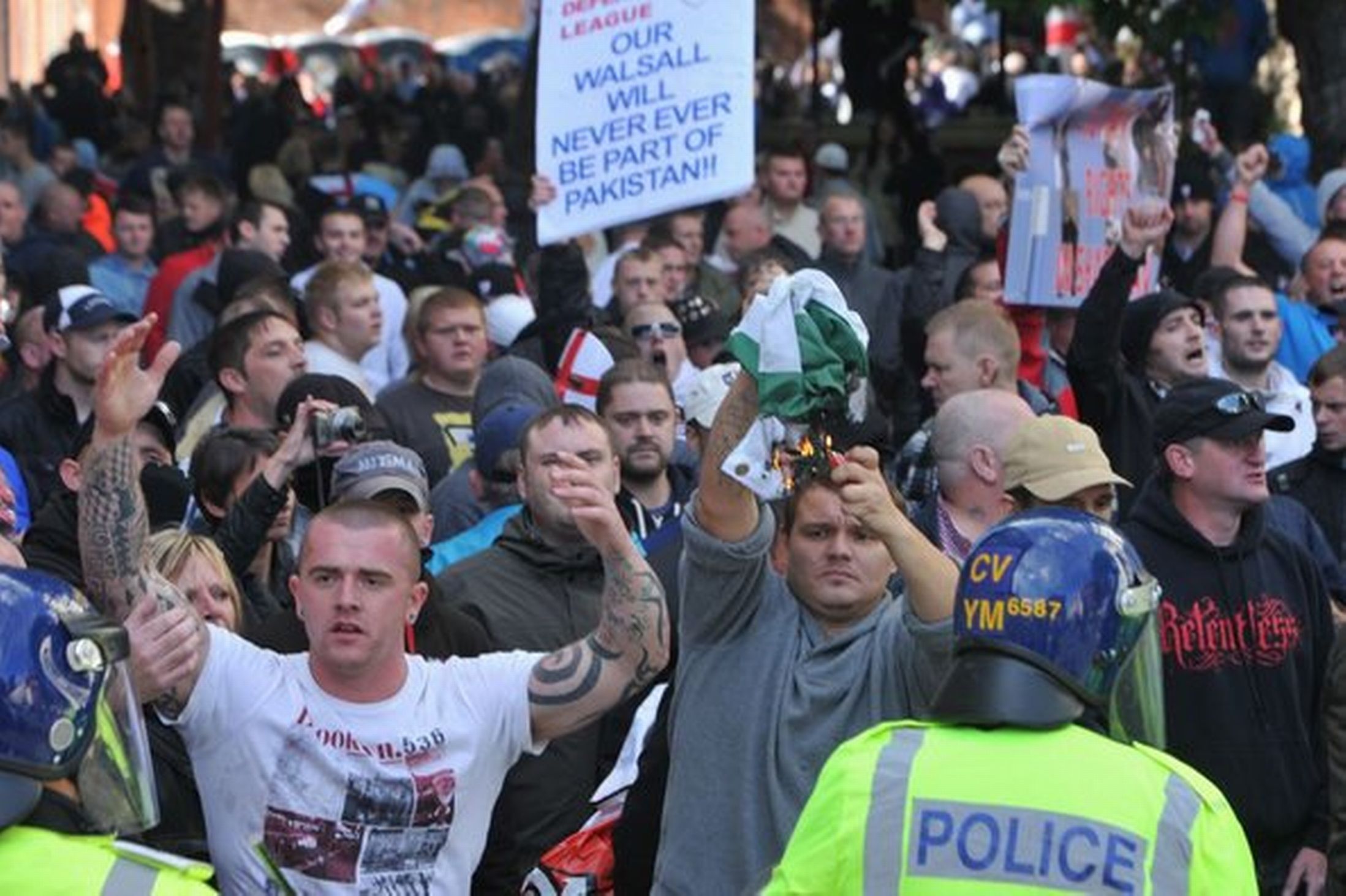EDL Walsall protest (5)
