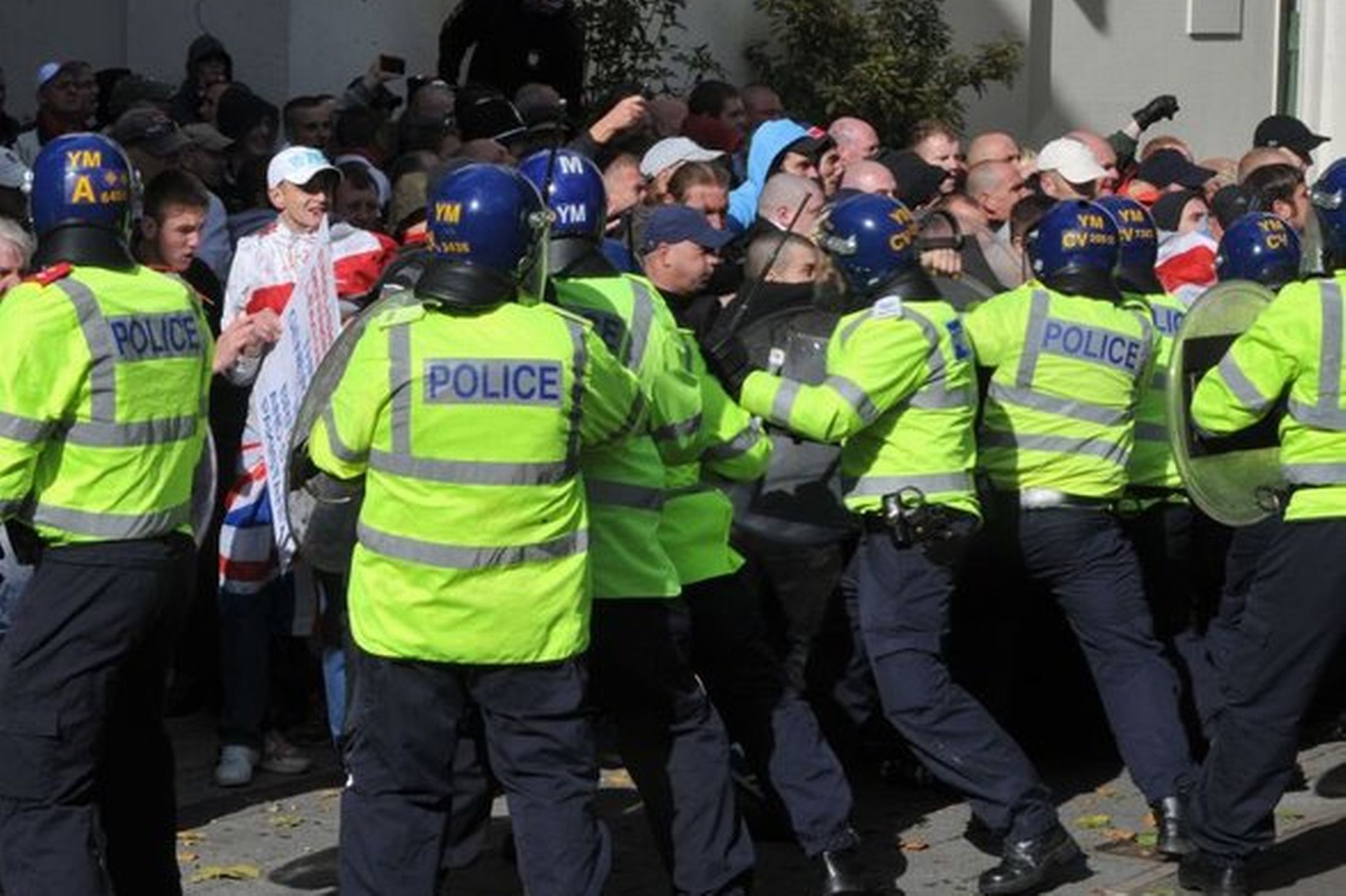 EDL Walsall protest (7)