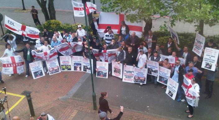 EDL demonstrate in support of Yaxley Lennon
