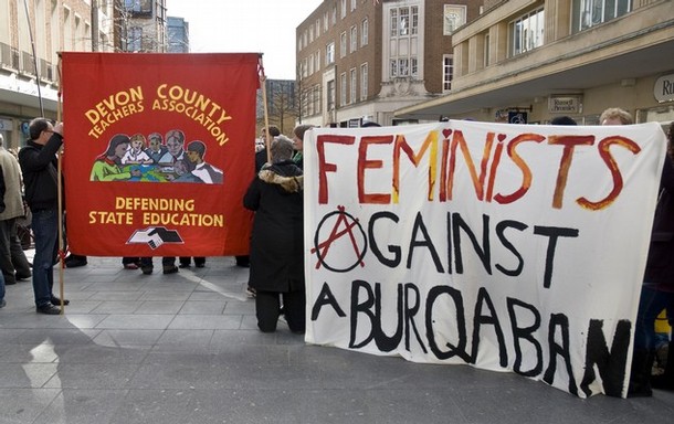 Anti Racists come together in Exeter today for a celebration of diversity, in contrast to the English Defence League who were holding a ���Ban the Burka��� event along Exeter High Street. Exeter, UK. 12/02/2011