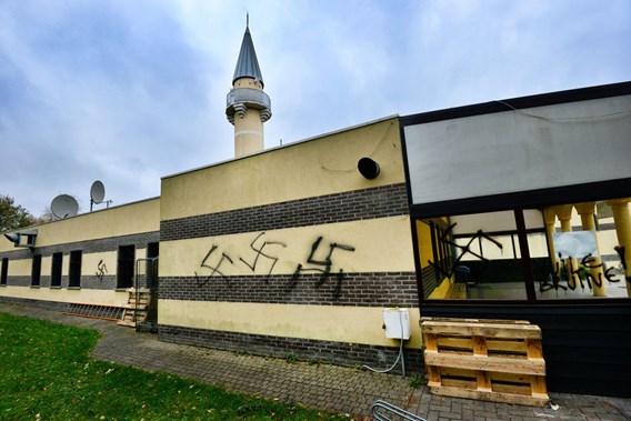 Genk mosque graffiti