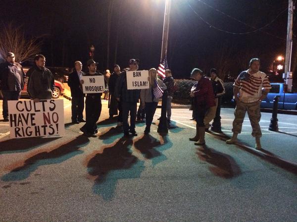 Kennesaw mosque protestors