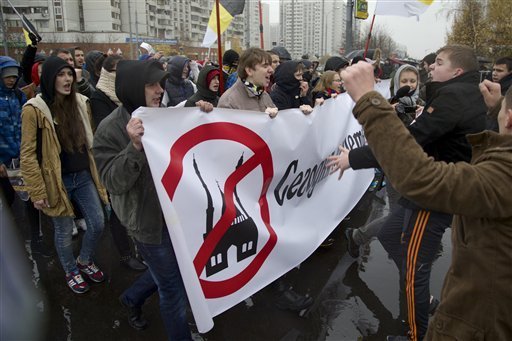 Moscow anti-mosque banner