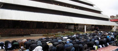 Nanterre Muslims praying