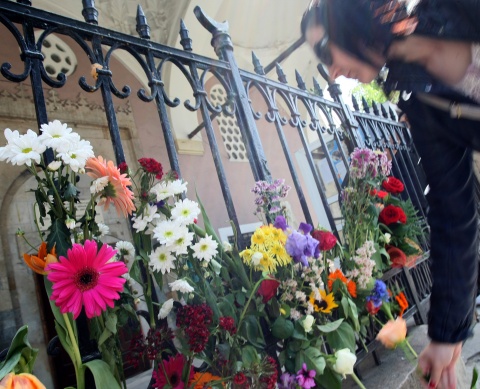 Sofia mosque flowers