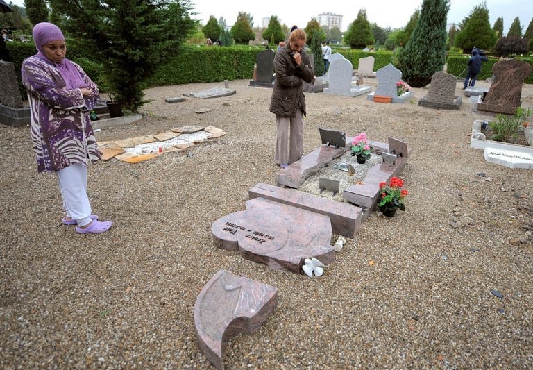 Strasbourg graves vadalised