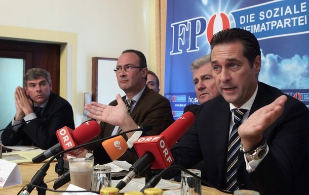 FPOe head Strache sits next to Belgiums Vlaams Belang party member De Winter Vlaams Belang President Valkeniers and member of the European Parliament Moelzer during a news conference in Vienna