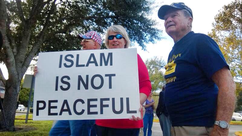 Volusia school textbook protest