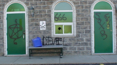 Waterloo mosque graffiti